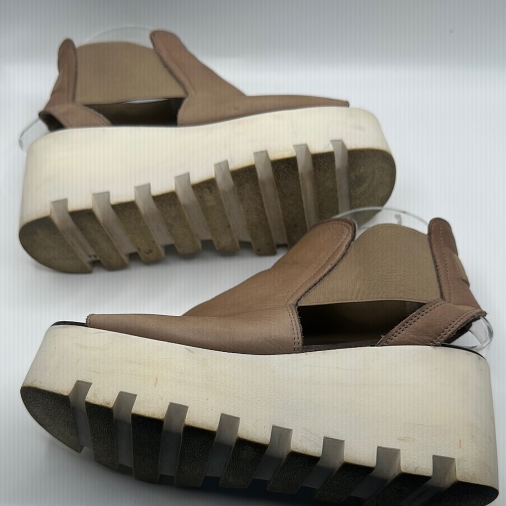 Platform Peep-Toe Leather Wedge Sandals - Taupe - Picture 7 of 10